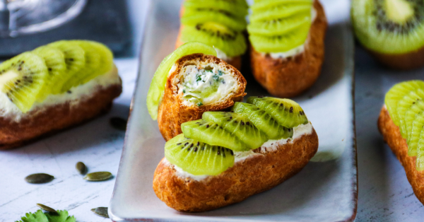 Mini-eclairs aperitifs kiwi fromage frais